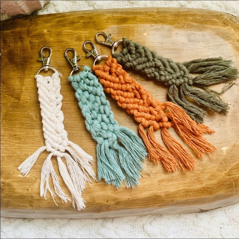 Macrame keychains - Picture 2 of 6